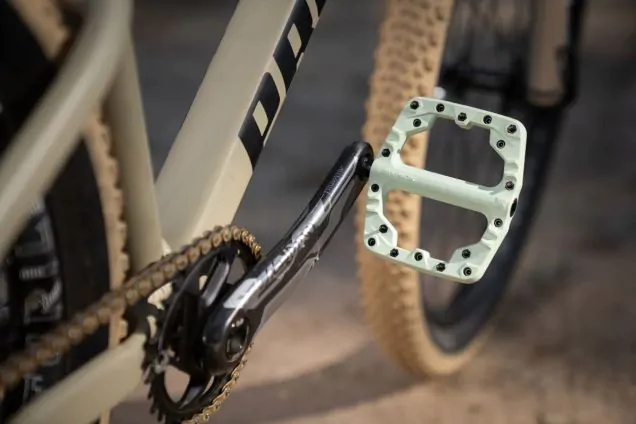 Hochwertige Fahrradpedale für Enduro, Allmountain und Downhill, sowohl Klick- als auch Plattformpedale.